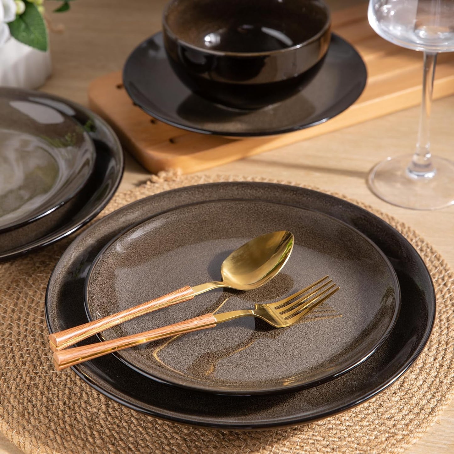 LERATIO Ceramic Dinnerware Sets for 4,Stoneware Coupe Plates and Bowls Sets,Highly Chip and Crack Resistant | Dishwasher & Microwave & Oven Safe Dishes set,Reactive Glaze Dinnerware- Service for 4